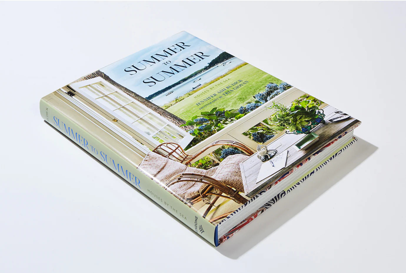 The Spring–Summer Library Capsule: A Thoughtful Approach to Seasonal Living